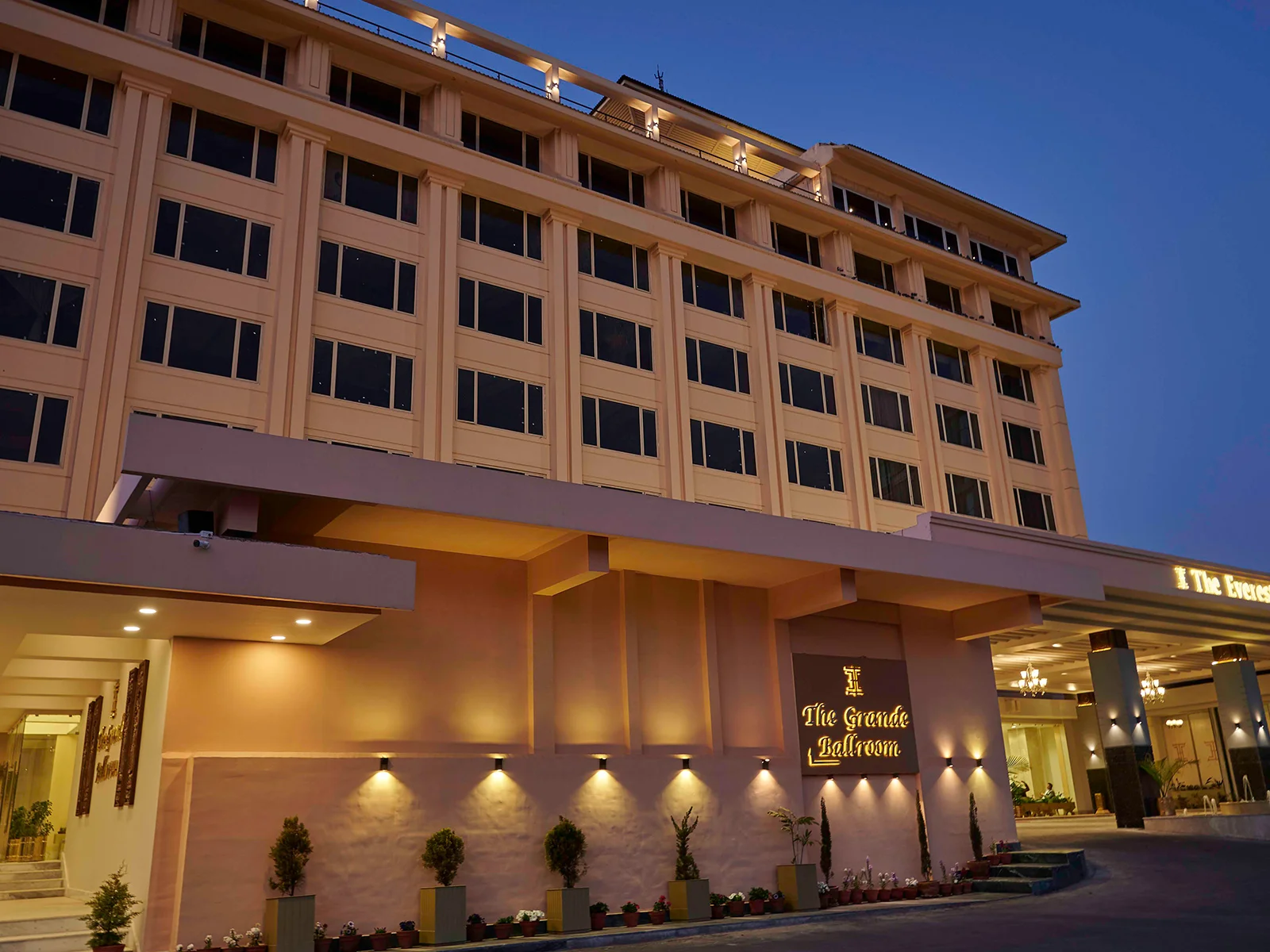 The Everest Hotel